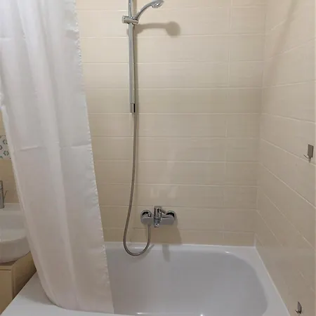 Zenta With Free Private Parking Apartment *