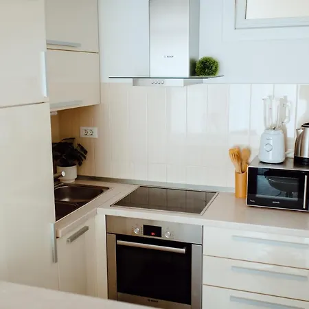 Zenta With Free Private Parking Appartement *