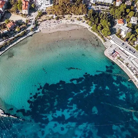 Zenta With Free Private Parking Apartment