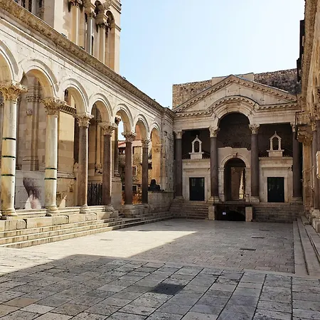 Zenta With Free Private Parking Apartment Split